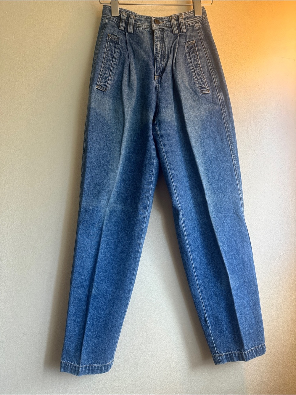 Vintage High-Waist Tapered Blue Jeans